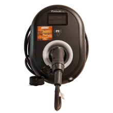 Charger l'image dans la galerie, L'image représente une borne de recharge pour voiture électrique avec un câble de type 2 de 5 mètres. Il y a également une zone pour insérer des cartes RFID et une connexion Wi-Fi.