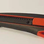 Cutter professionnel Würth 2K – 3 lames sécables + 10 lames supplémentaires