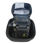 Image d’une cliveuse fibre optique professionnelle de haute qualité, conçue pour faciliter la réalisation de coupe de câble et de connexions précises. Cet outil est utilisé par les professionnels de la télécommunication et de l’installation de réseaux pour la connectivité de la fibre optique. La cliveuse est dotée d’une construction robuste et ergonomique pour une utilisation facile et confortable. Elle est disponible dans notre gamme de produits de haute qualité.